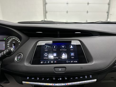 Used 2021 Cadillac XT4 Luxury image 31