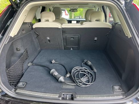 Certified 2025 Volvo XC60 T8 Plus w/ Climate Package AWD/4WD image 25