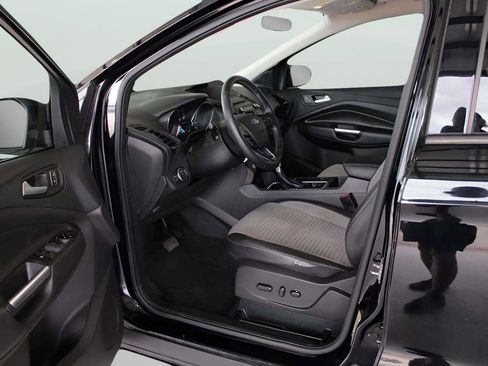 Used 2018 Ford Escape SE w/ SE Sport Appearance Package FWD image 10