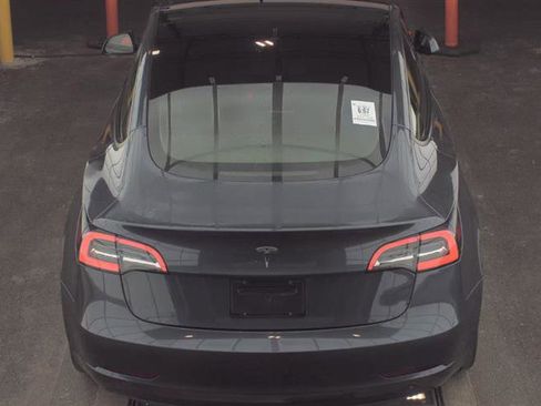 Used 2023 Tesla Model 3 Standard Range image 9
