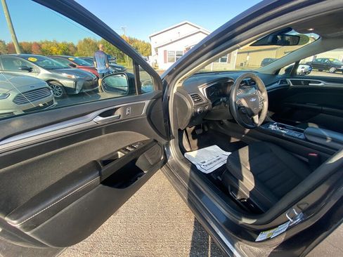 Used 2020 Ford Fusion SE image 22
