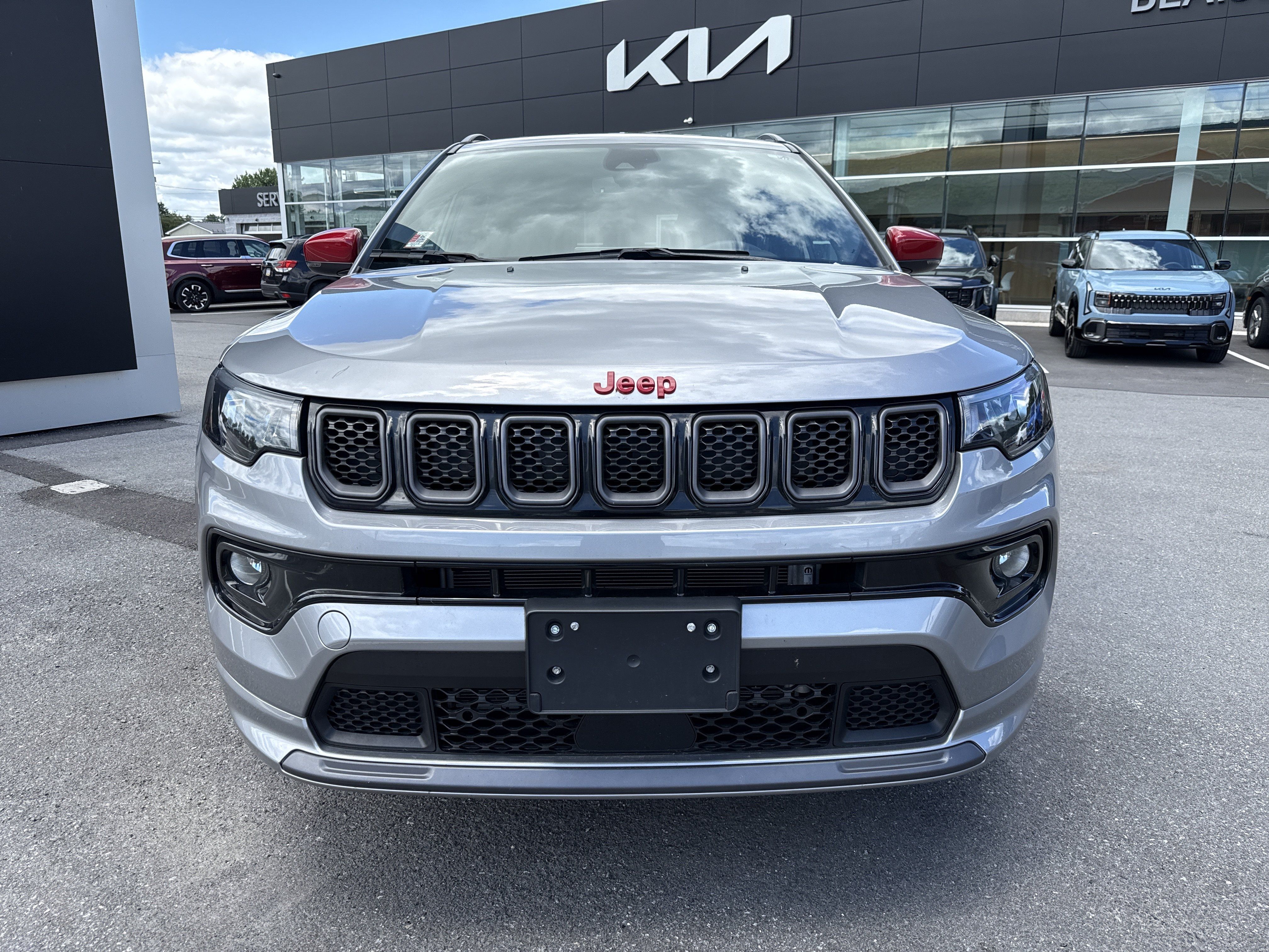Used 2023 Jeep Compass Limited AWD/4WD image 9