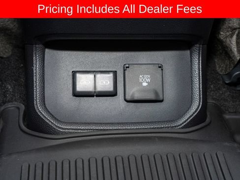 Used 2024 Toyota Highlander Platinum FWD image 9
