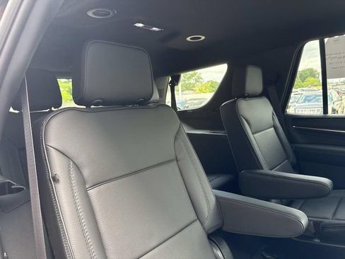 Used 2023 GMC Yukon Denali w/ Advanced Technology Package AWD/4WD image 57