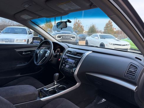 Used 2013 Nissan Altima 3.5 S image 23
