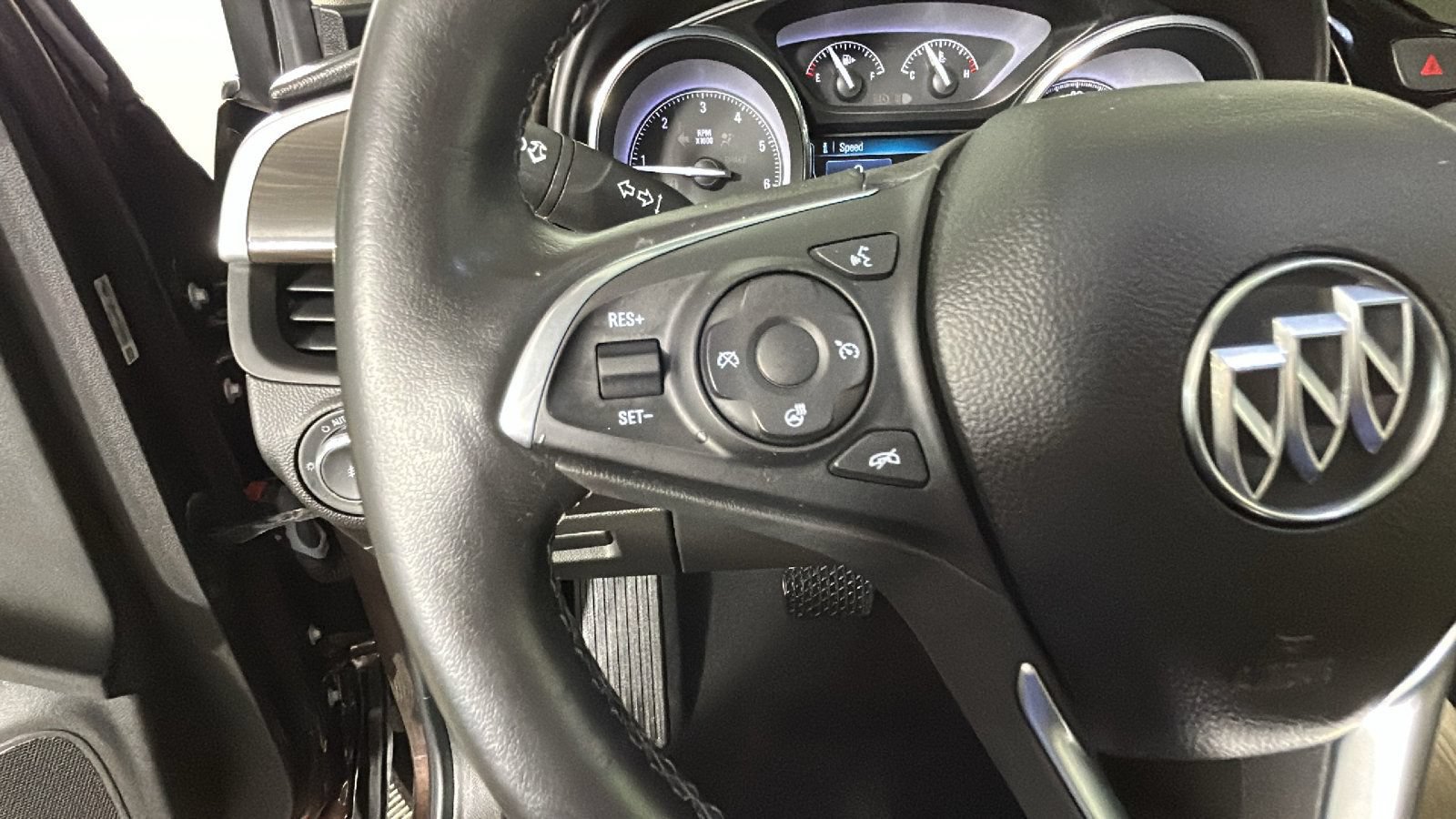 Used 2020 Buick Envision Essence FWD image 19