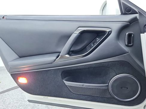 Used 2021 Nissan GT-R Premium image 15