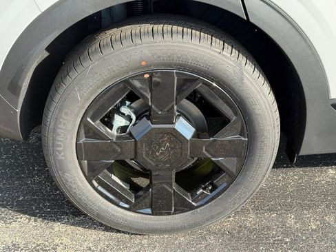 New 2026 Kia Sportage X-Line w/ X-Line Premium Package AWD/4WD image 5