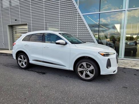 Certified 2025 Audi Q5 Premium Plus AWD/4WD image 3