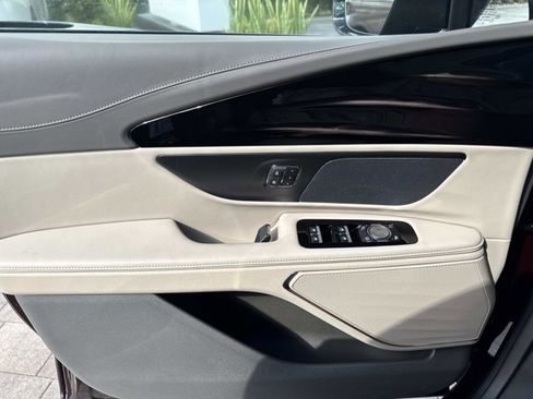 New 2025 Lincoln Nautilus Premier w/ Jet Appearance Package image 9