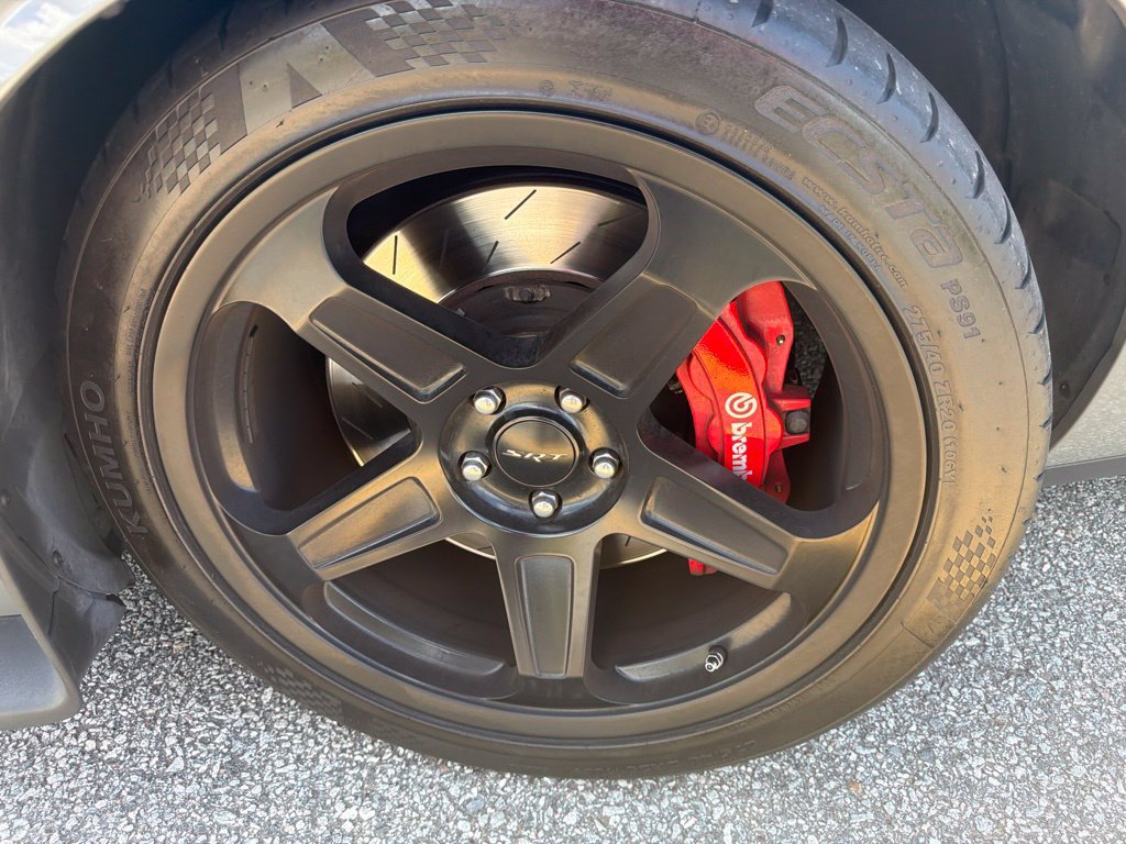 Used 2017 Dodge Challenger SRT Hellcat RWD image 4