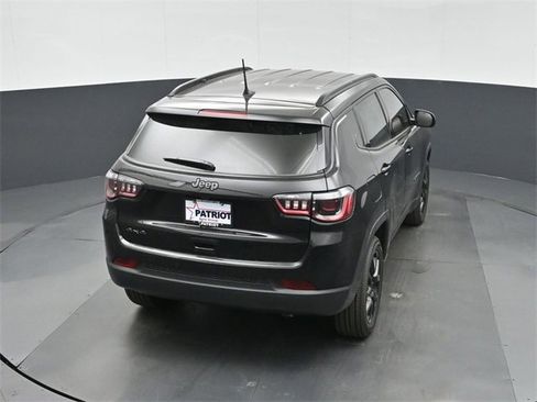 New 2026 Jeep Compass Latitude w/ Mopar Graphics Package image 29