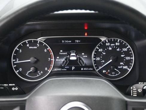 Used 2025 Nissan Rogue SV AWD/4WD image 13