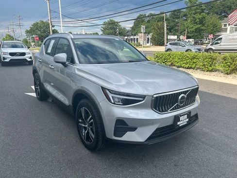 Used 2025 Volvo XC40 B5 Core AWD/4WD image 6