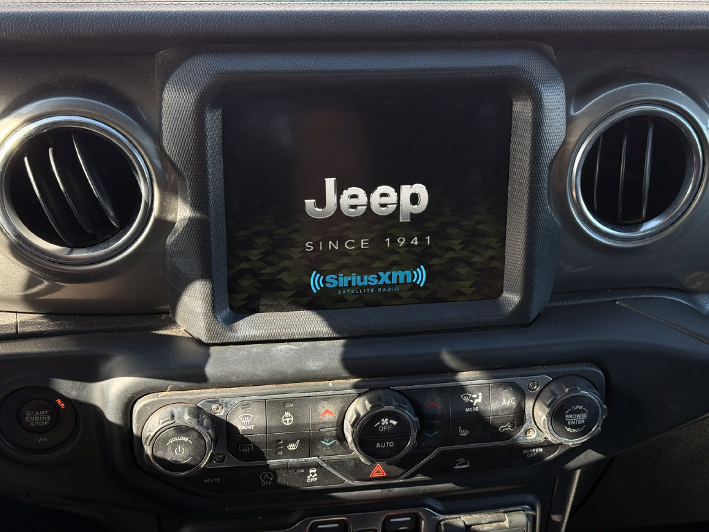 Used 2022 Jeep Wrangler Unlimited Sahara w/ Cold Weather Group AWD/4WD image 27