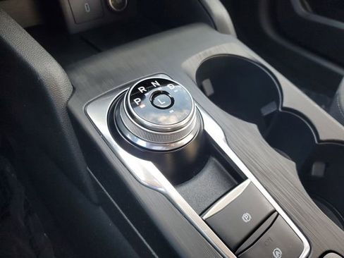 Certified 2020 Ford Escape SE image 32