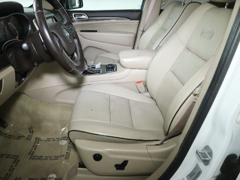 Used 2017 Jeep Grand Cherokee Overland AWD/4WD image 19