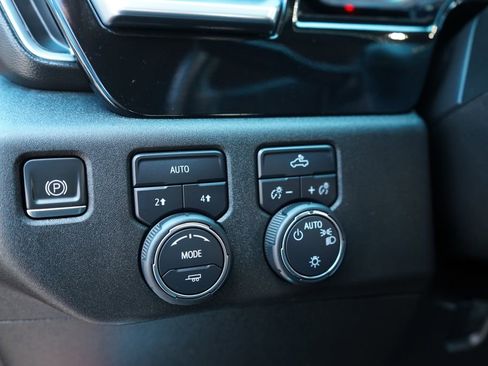 Used 2023 Chevrolet Silverado 1500 LT AWD/4WD image 30