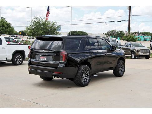 Used 2025 Chevrolet Tahoe Z71 AWD/4WD image 5
