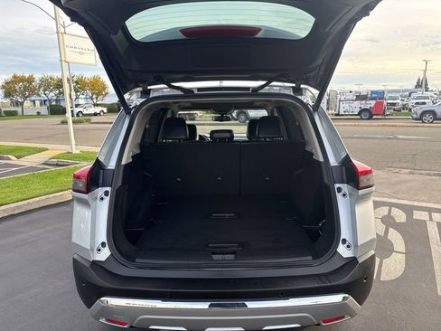 Used 2023 Nissan Rogue Platinum w/ Platinum Premium Package image 6