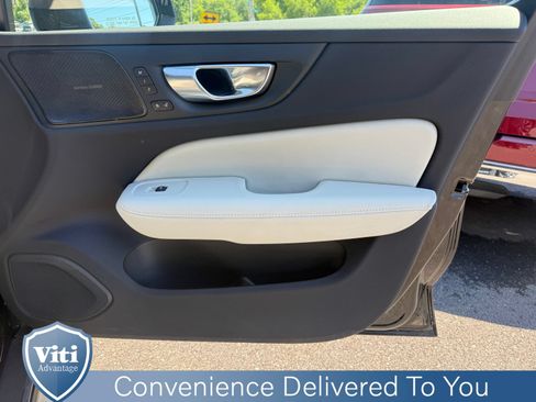 Certified 2025 Volvo V60 B5 Cross Country Ultra w/ Protection Package Premier AWD/4WD image 29
