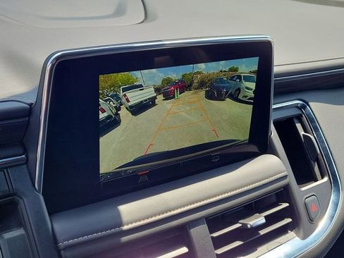 Used 2024 GMC Yukon XL SLT image 31