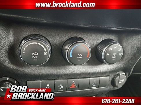 Used 2015 Jeep Wrangler Unlimited Sahara AWD/4WD image 30