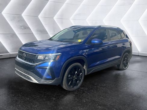 Used 2022 Volkswagen Taos SE image 3
