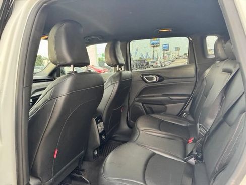 Used 2025 Jeep Compass Trailhawk AWD/4WD image 18