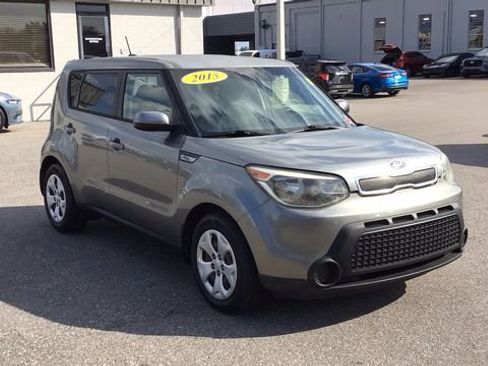 Used 2015 Kia Soul Base image 3