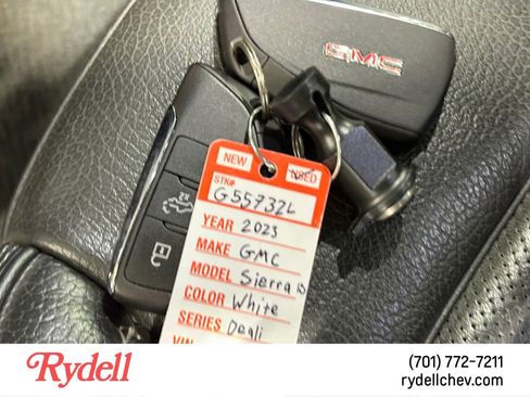 Used 2023 GMC Sierra 1500 Denali w/ Technology Package AWD/4WD image 21