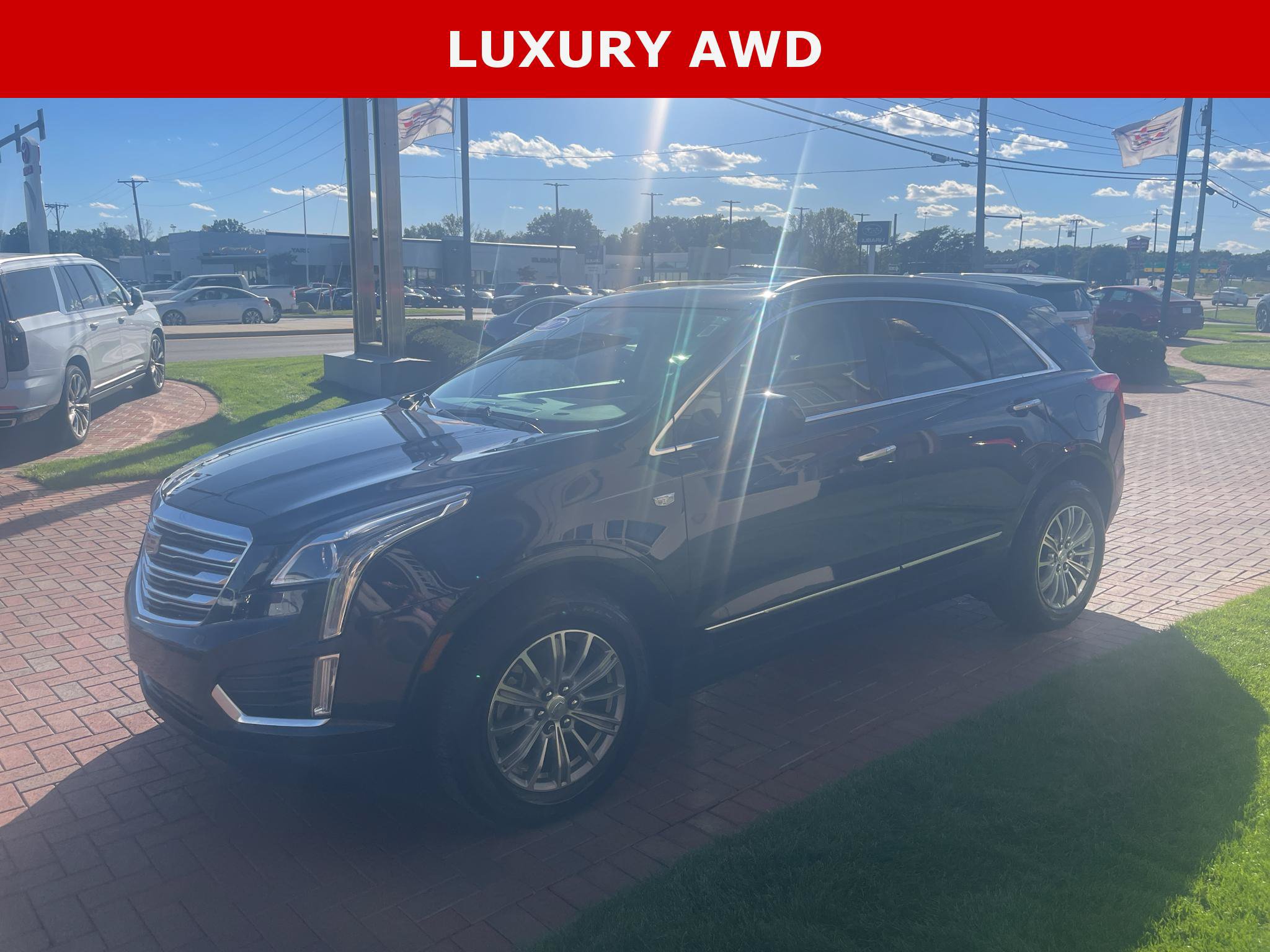 Used 2017 Cadillac XT5 Luxury w/ Driver Awareness Package AWD/4WD image 1
