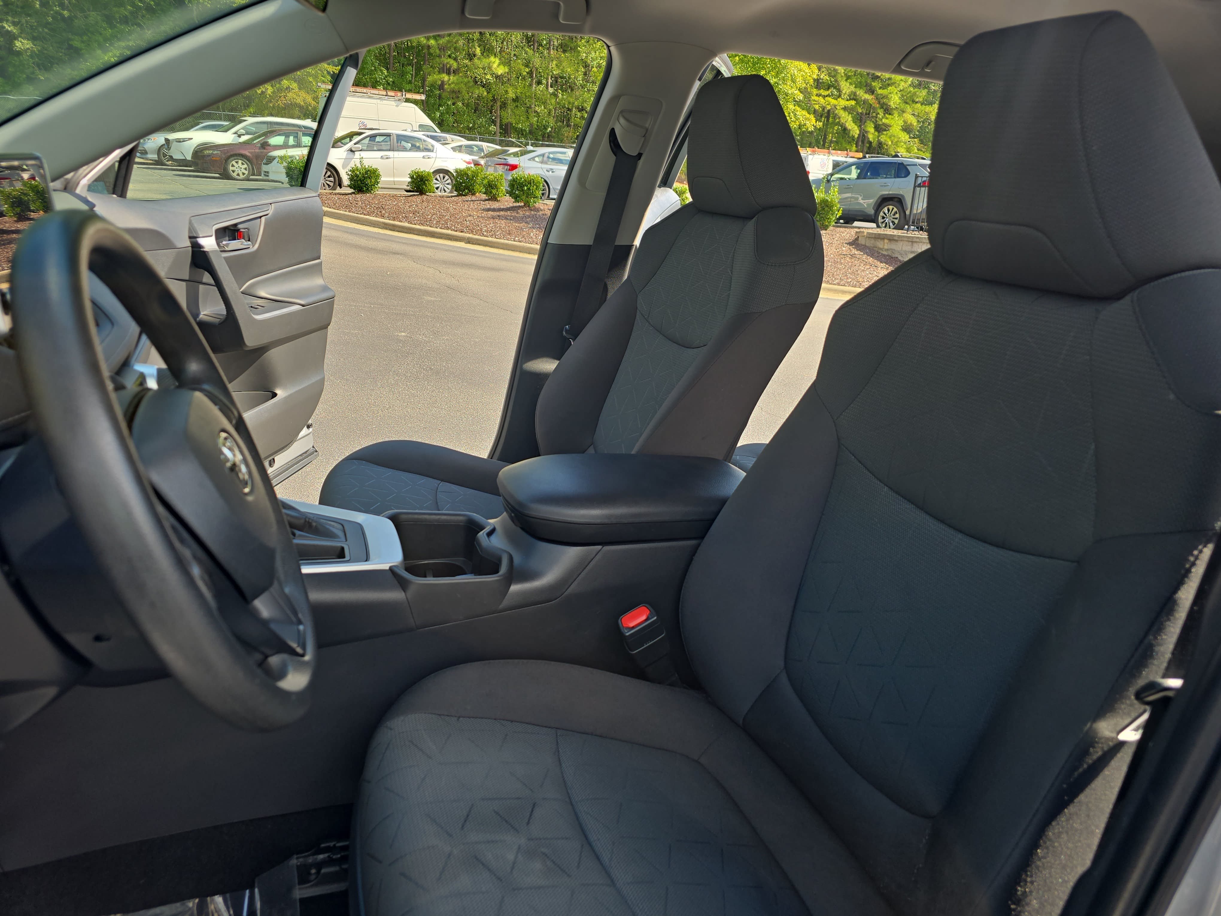 Used 2024 Toyota RAV4 XLE FWD image 14