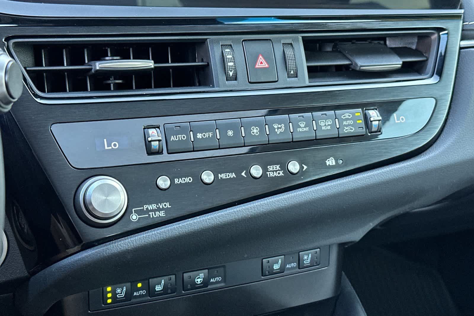 Used 2023 Lexus ES 250 w/ Premium Package AWD/4WD image 18