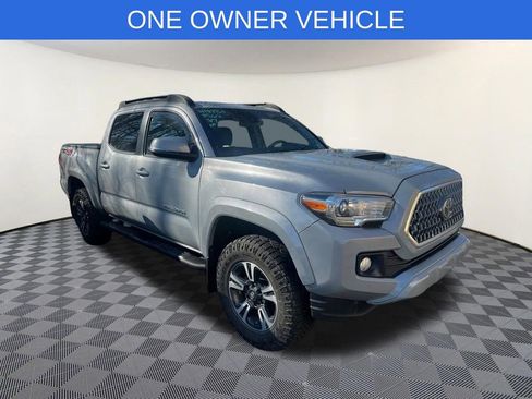 Used 2018 Toyota Tacoma TRD Sport image 1