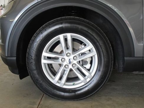 Used 2023 Ford Explorer XLT RWD image 26