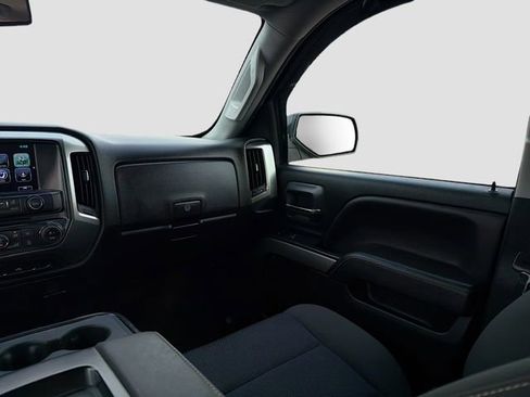 Used 2018 Chevrolet Silverado 1500 LT w/ All Star Edition image 22