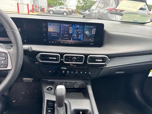 Certified 2026 Nissan Sentra SV w/ SV Convenience Package FWD image 9