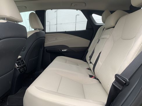 Used 2026 Lexus RX 450h AWD w/ Convenience Package image 32