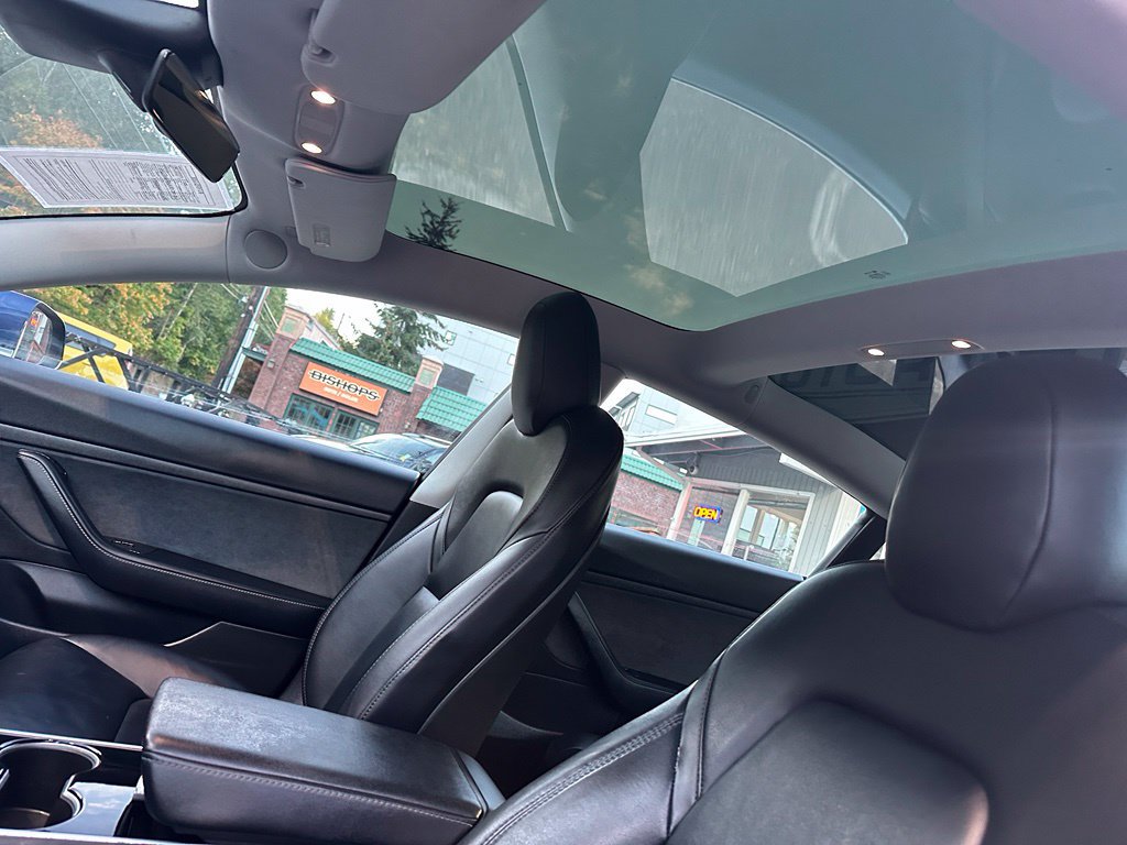 Used 2020 Tesla Model 3 Standard Range Plus RWD image 13