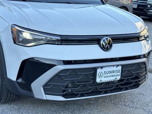 Used 2025 Volkswagen Taos S image 9