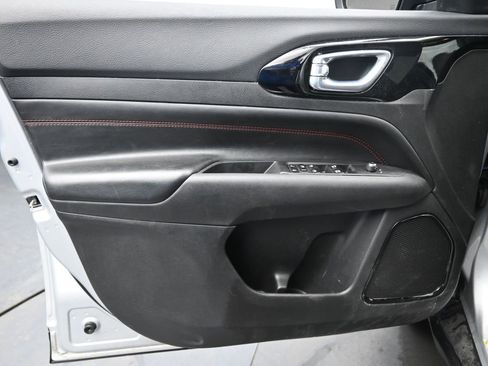 Used 2025 Jeep Compass Trailhawk w/ Trailer Tow Group image 28