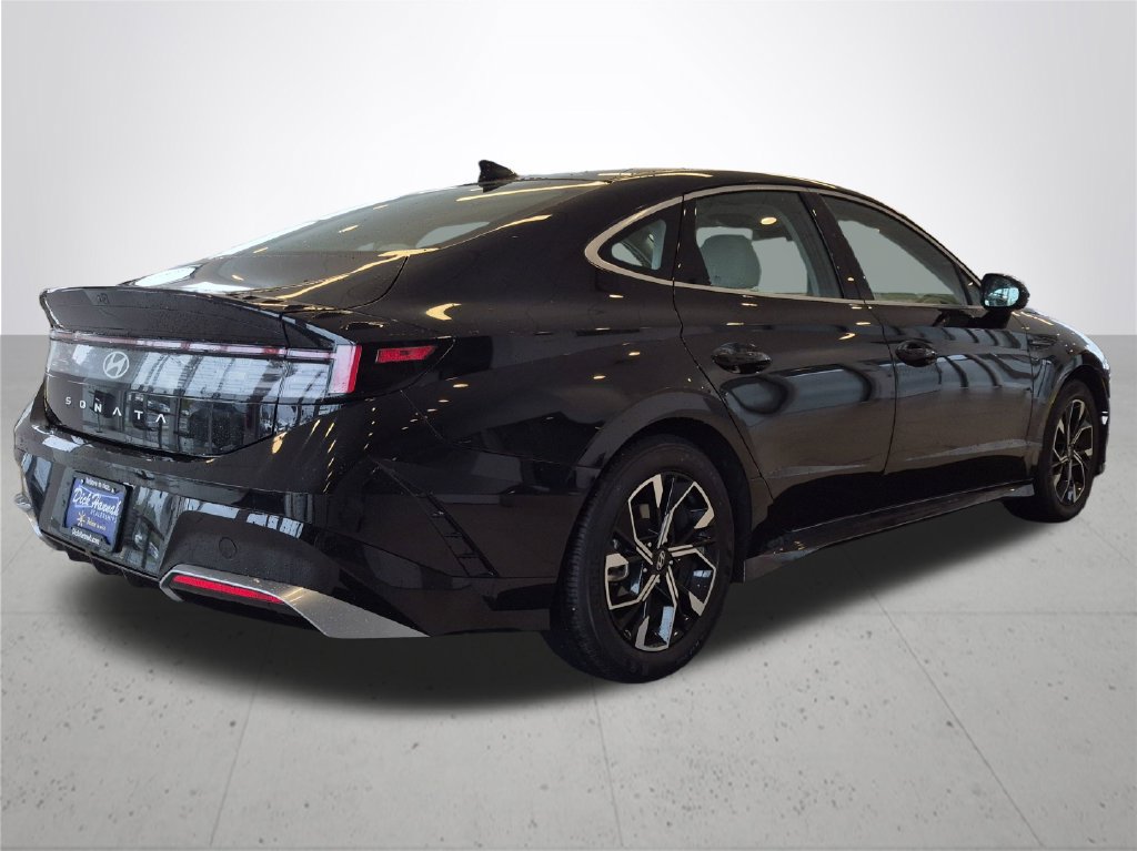 Used 2025 Hyundai Sonata SEL FWD image 7