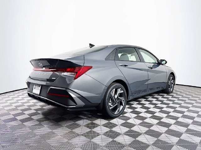 New 2025 Hyundai Elantra SEL FWD image 6