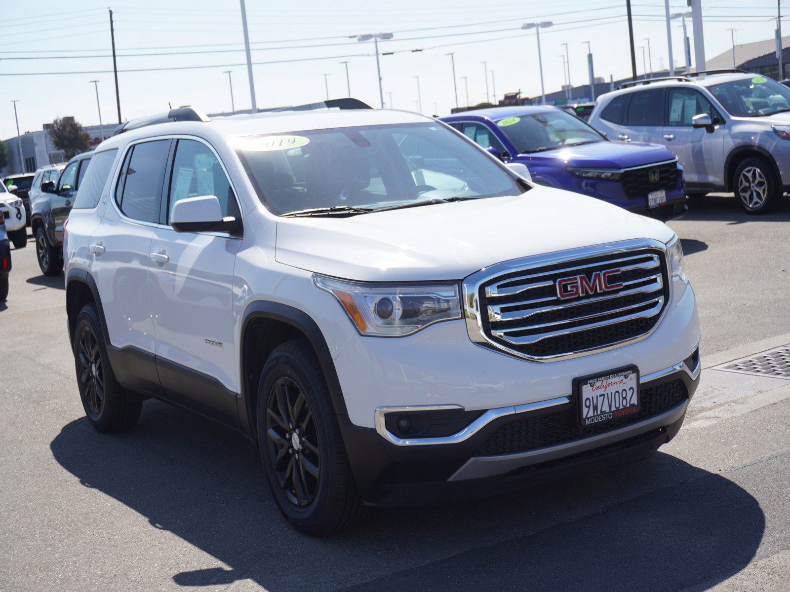 Used 2019 GMC Acadia SLT AWD/4WD image 1