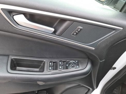 Used 2024 Ford Edge SEL image 17