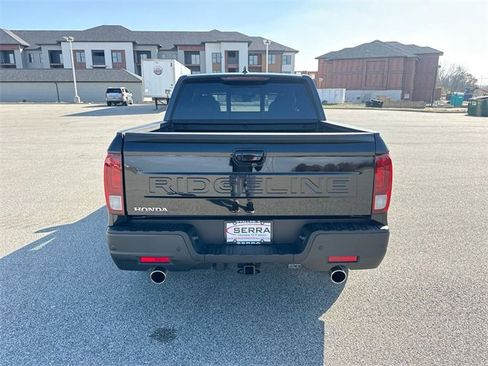 Used 2025 Honda Ridgeline Black Edition image 12
