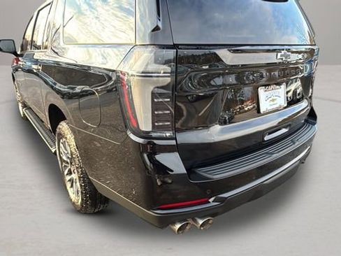 Used 2025 Chevrolet Suburban Z71 w/ Comfort Package image 37