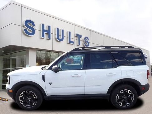 Used 2025 Ford Bronco Sport Outer Banks w/ Outer Banks Tech Package+ AWD/4WD image 2