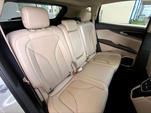 Used 2020 Lincoln Nautilus Reserve w/ Cargo Utility Package image 18